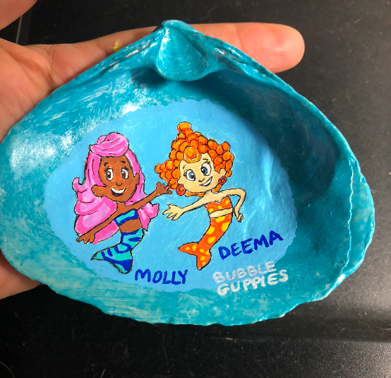Bubble Guppies Painting on a Clamshell